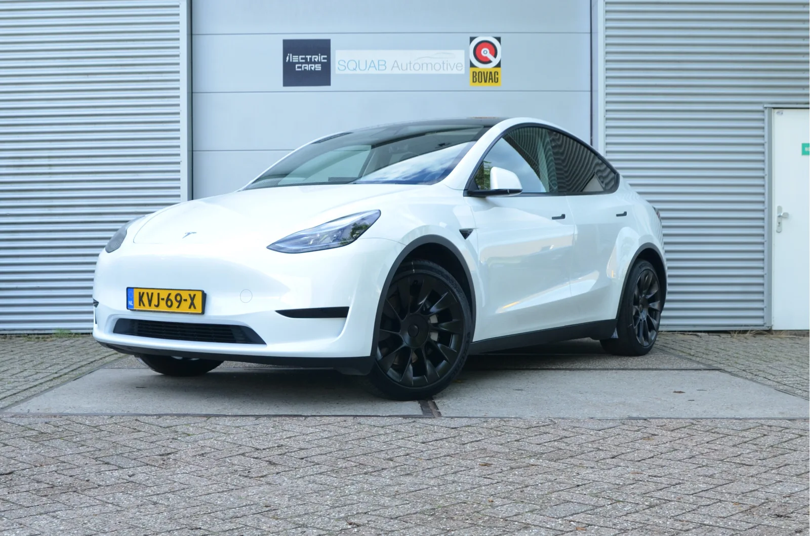Tesla Model Y (2023) — foto 1