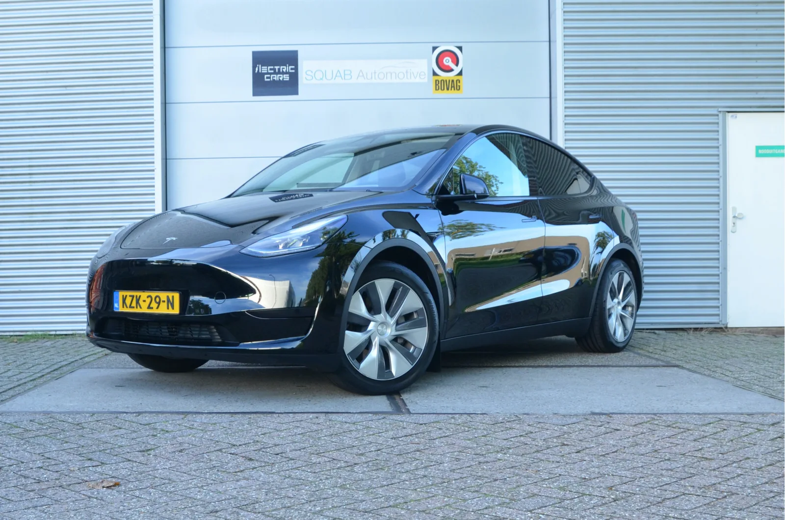 Tesla Model Y (2023) — foto 1
