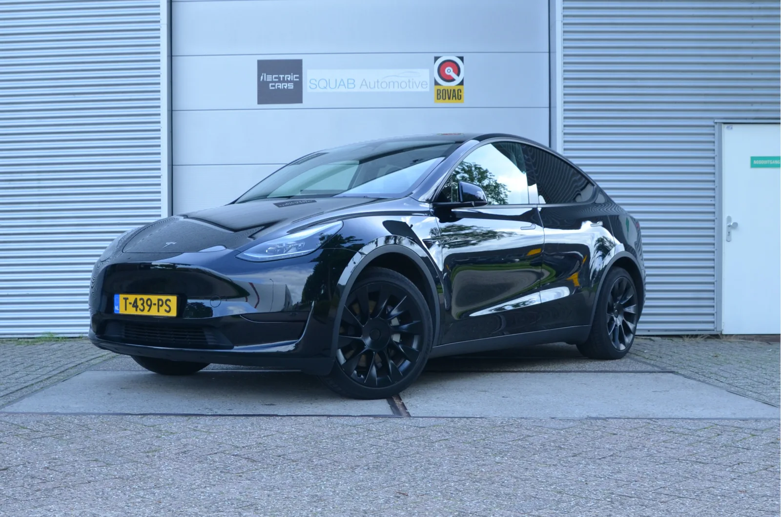 Tesla Model Y (2023) — foto 1