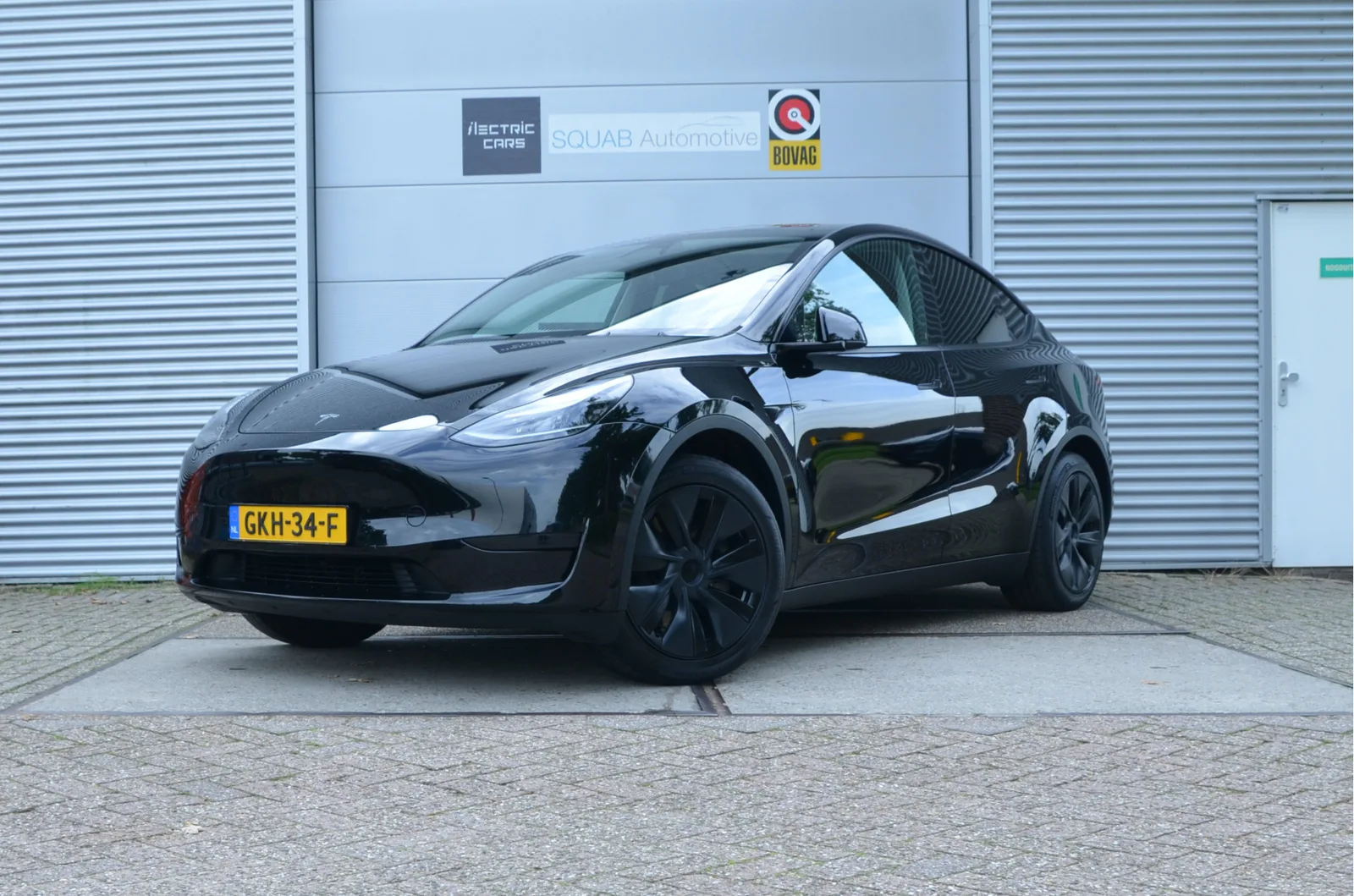 Tesla Model Y (2024) — foto 1