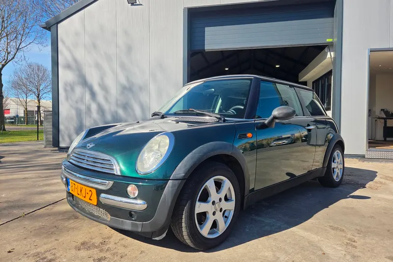MINI One (2003)