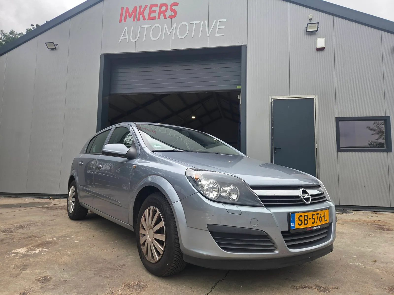 Opel Astra (2006) — foto 1