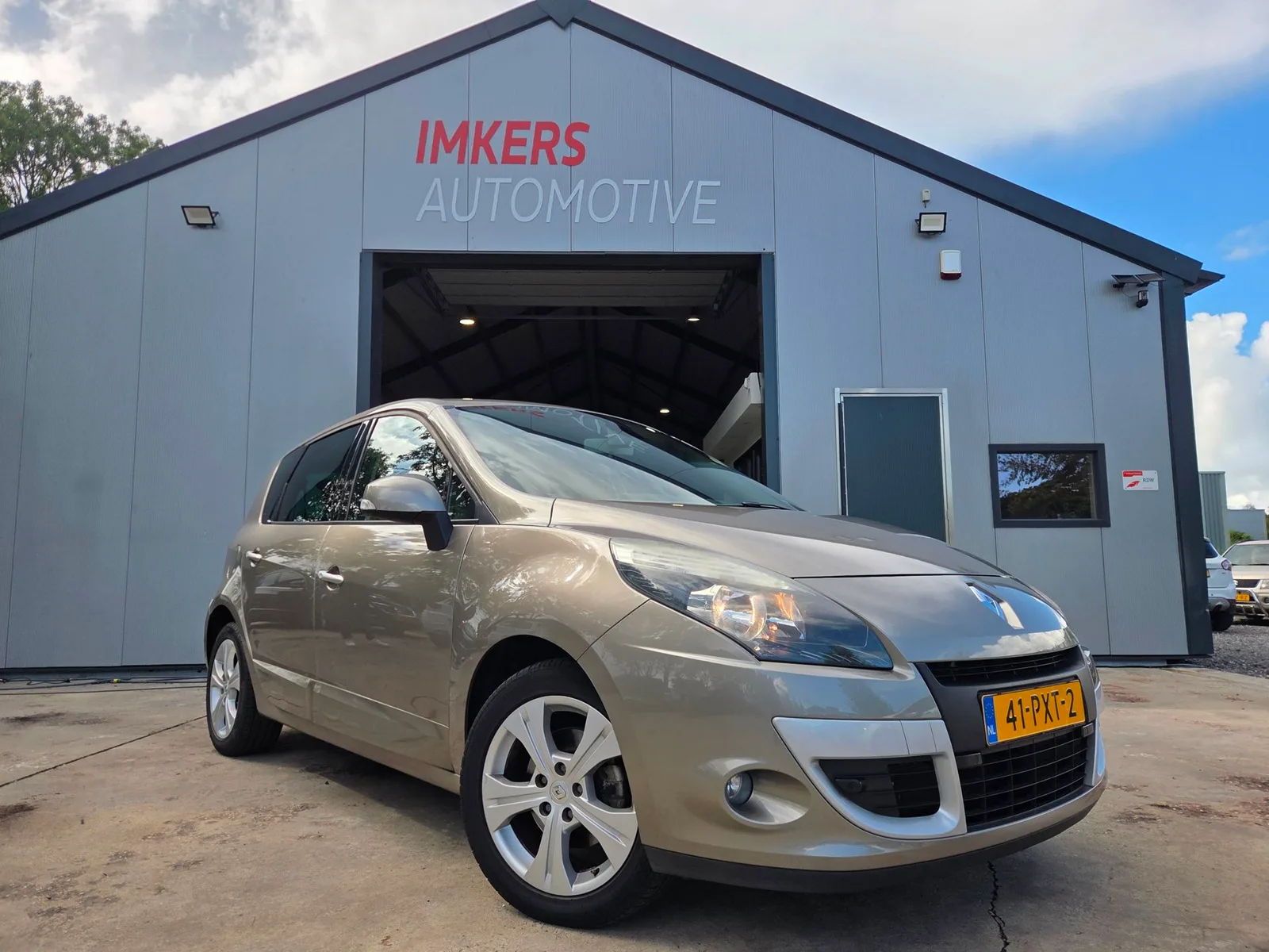 Renault Scénic (2011) — foto 1