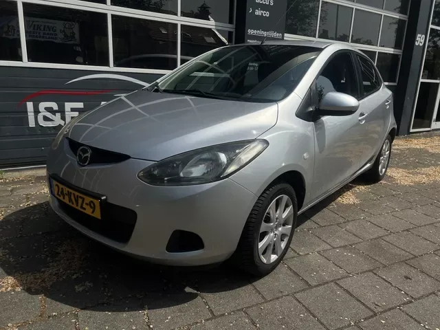 Mazda 2 (2010) — foto 1