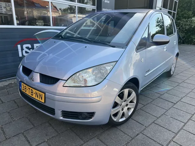 Mitsubishi Colt (2006) — foto 1