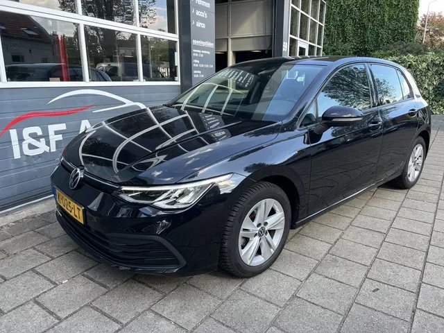 Volkswagen Golf (2021) — foto 1