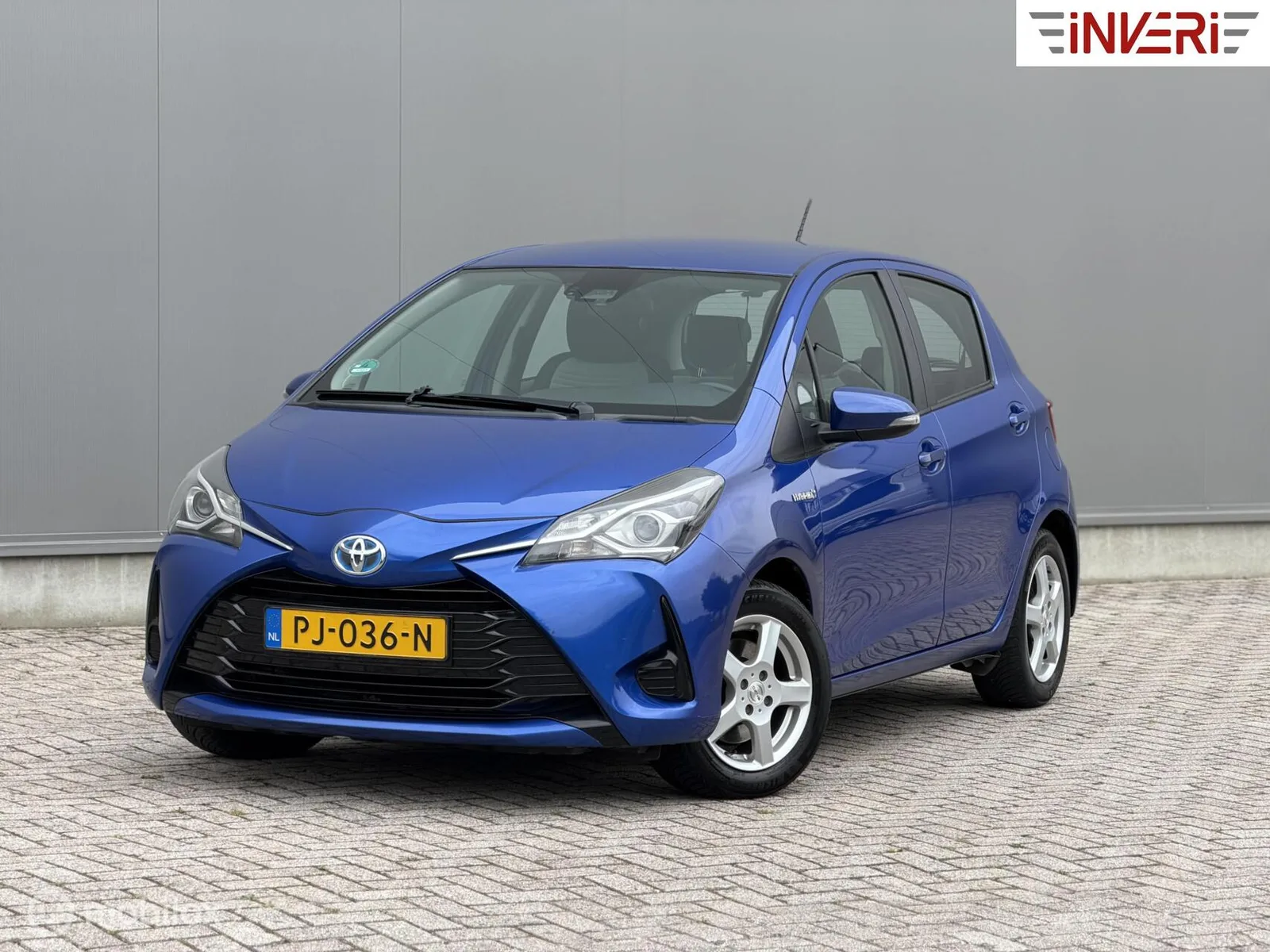 Toyota Yaris (2017) — foto 1