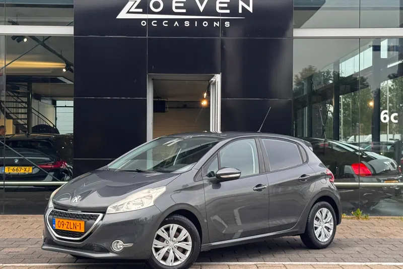 Peugeot 208 (2013)