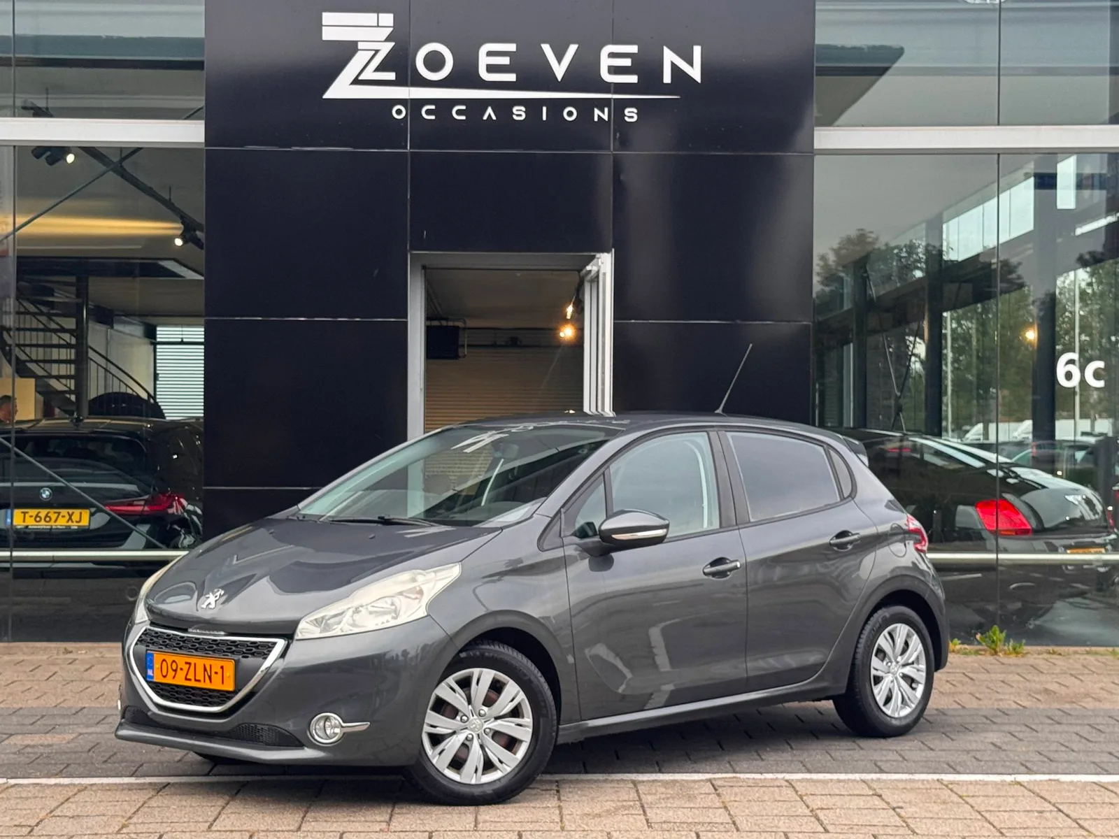 Peugeot 208 (2013) — foto 1