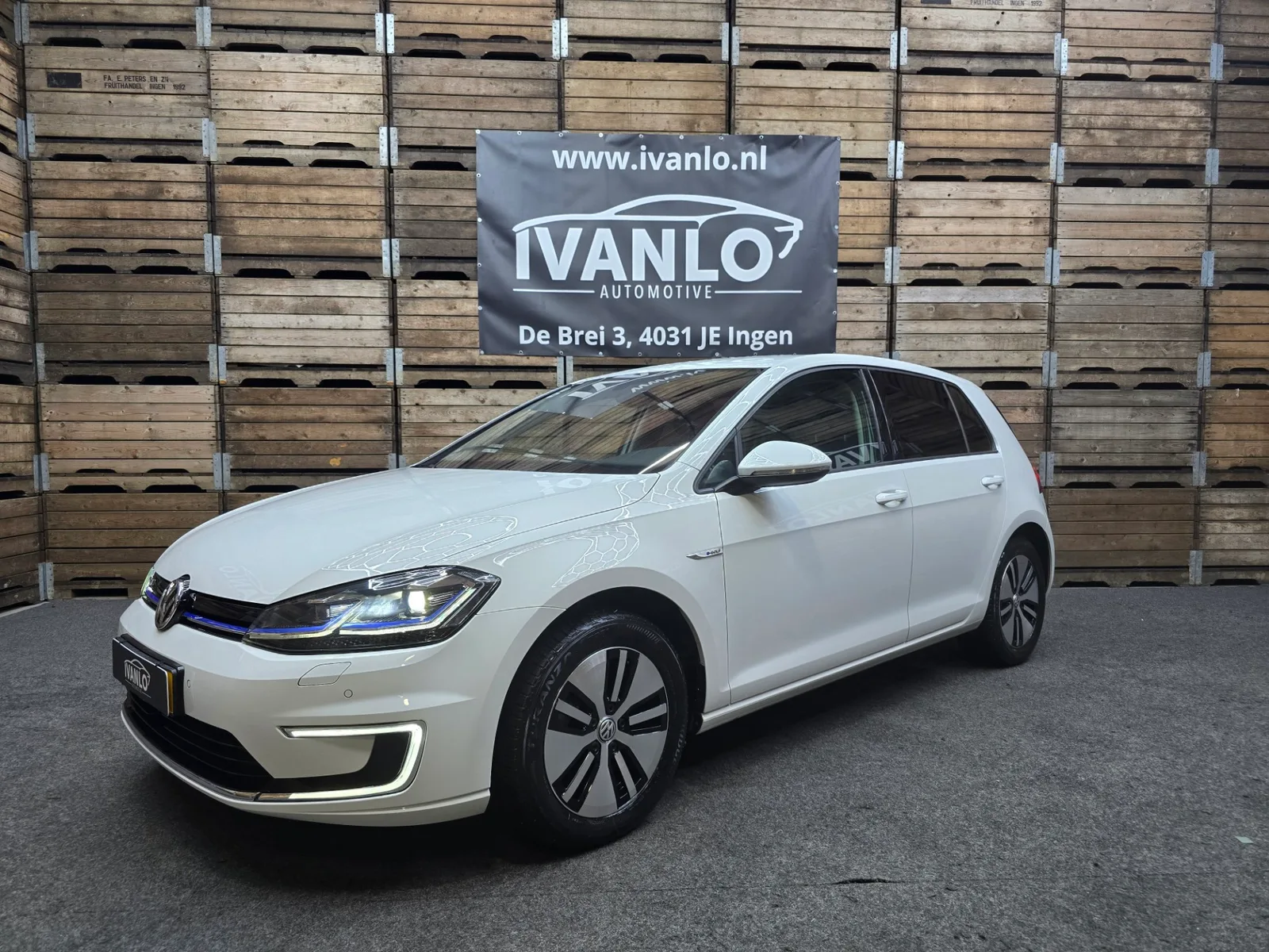 Volkswagen E-Golf (2017) — foto 1