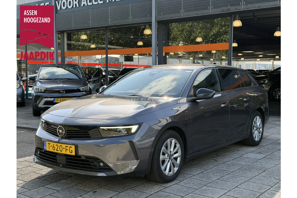 Opel Astra (2023) — foto 1