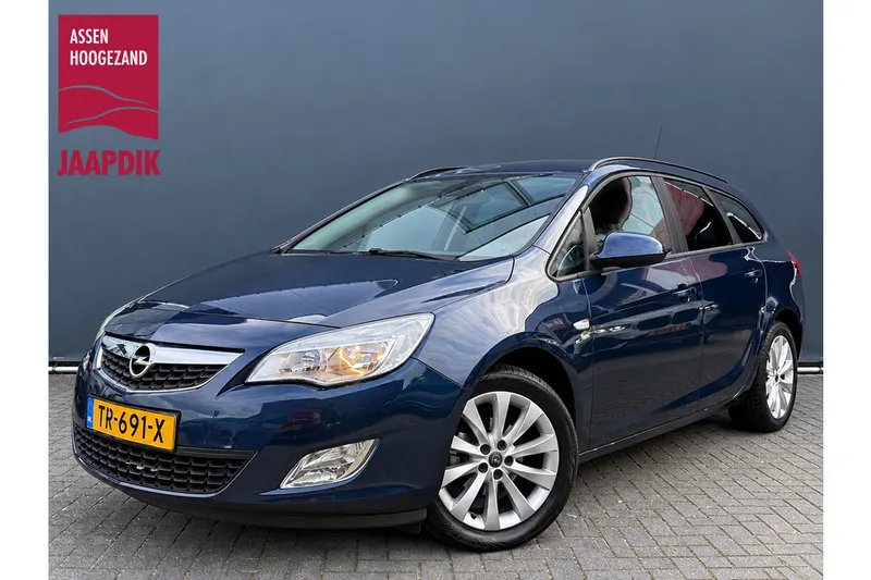 Opel Astra (2012)