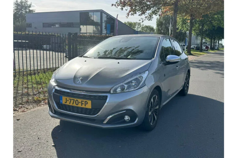 Peugeot 208 (2019) — foto 1