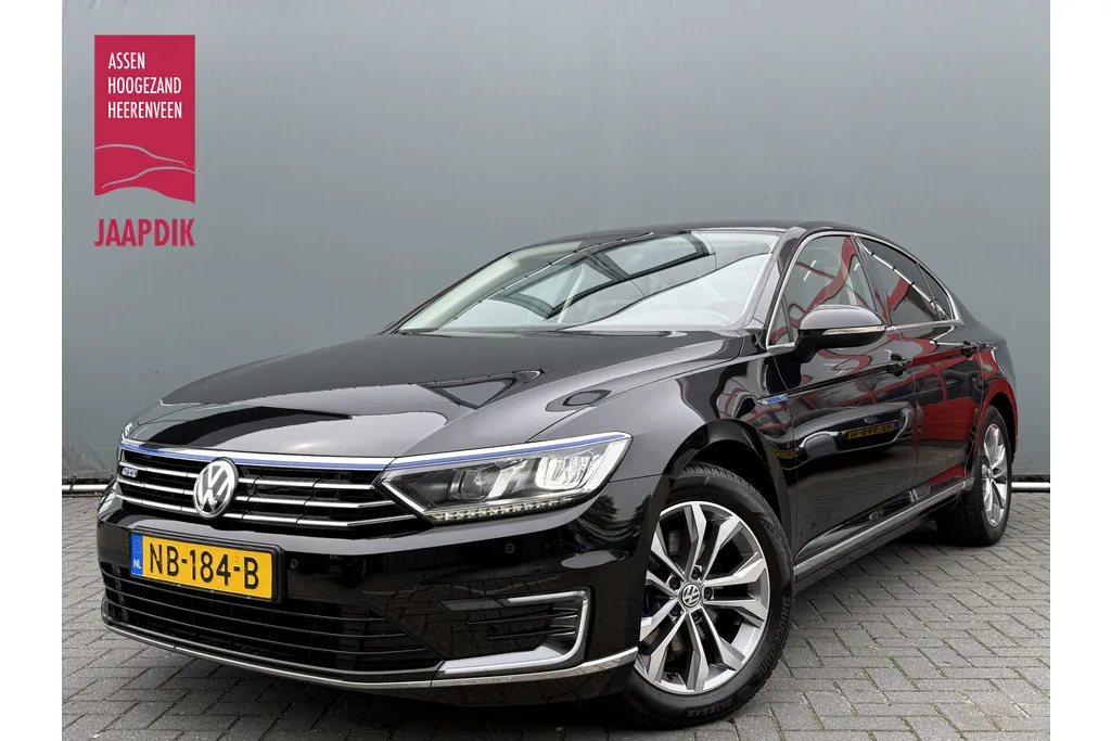 Volkswagen Passat (2016) — foto 1