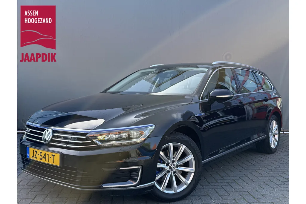 Volkswagen Passat (2016) — foto 1