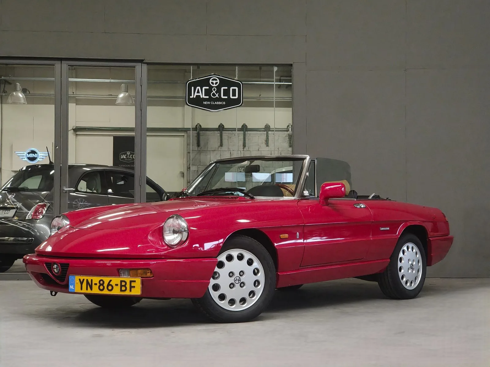 Alfa Romeo Spider (1990) — foto 1