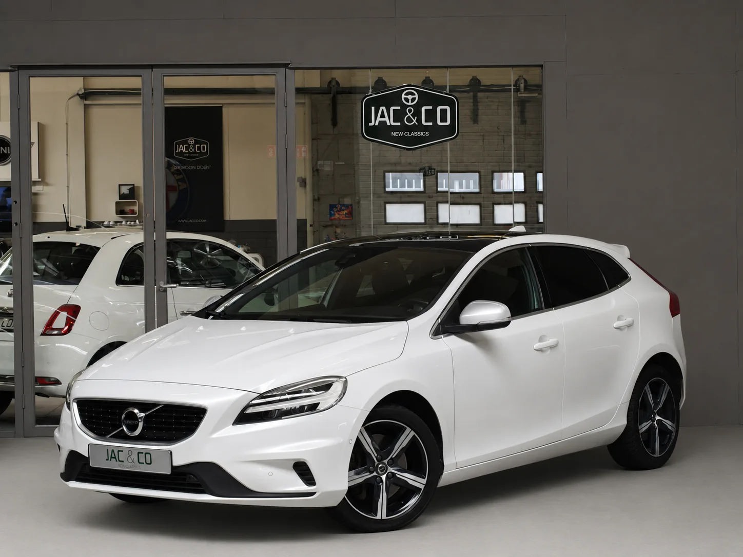 Volvo V40 (2019) — foto 1