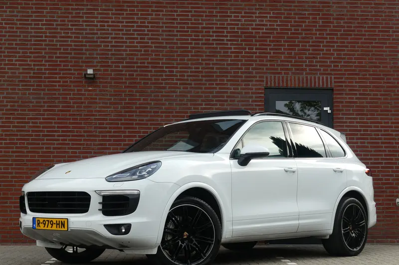 Porsche Cayenne (2015)