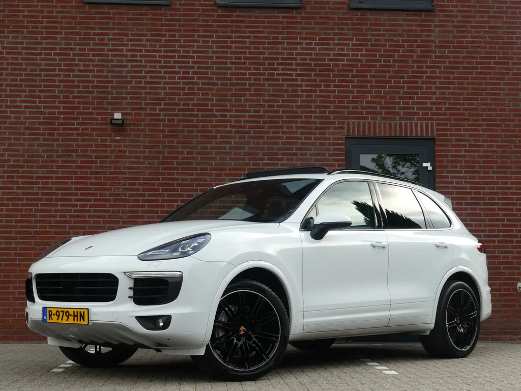 Porsche Cayenne (2015) — foto 1