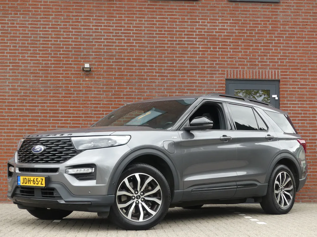 Ford Explorer (2022) — foto 1