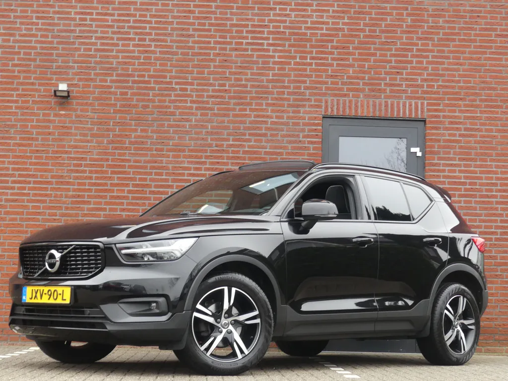 Volvo XC40 (2021) — foto 1
