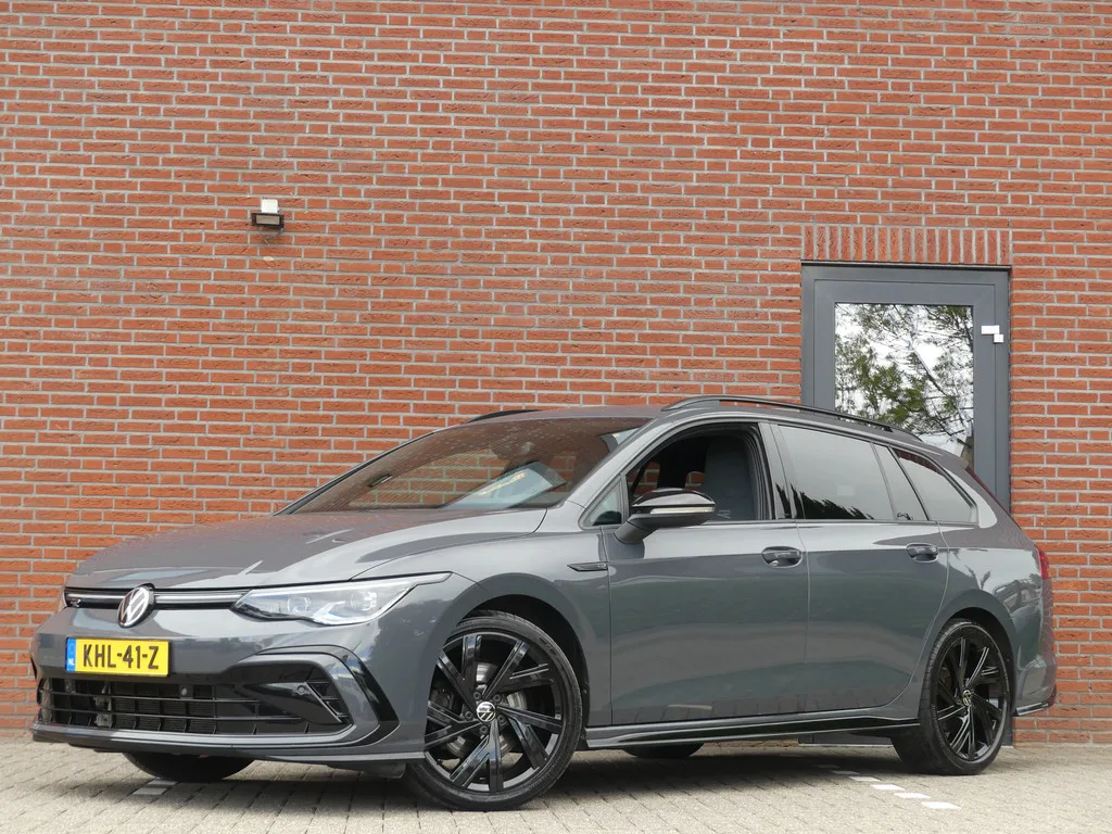 Volkswagen Golf (2022) — foto 1