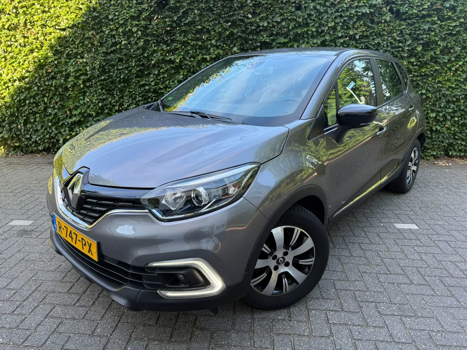 Renault Captur (2019) — foto 1