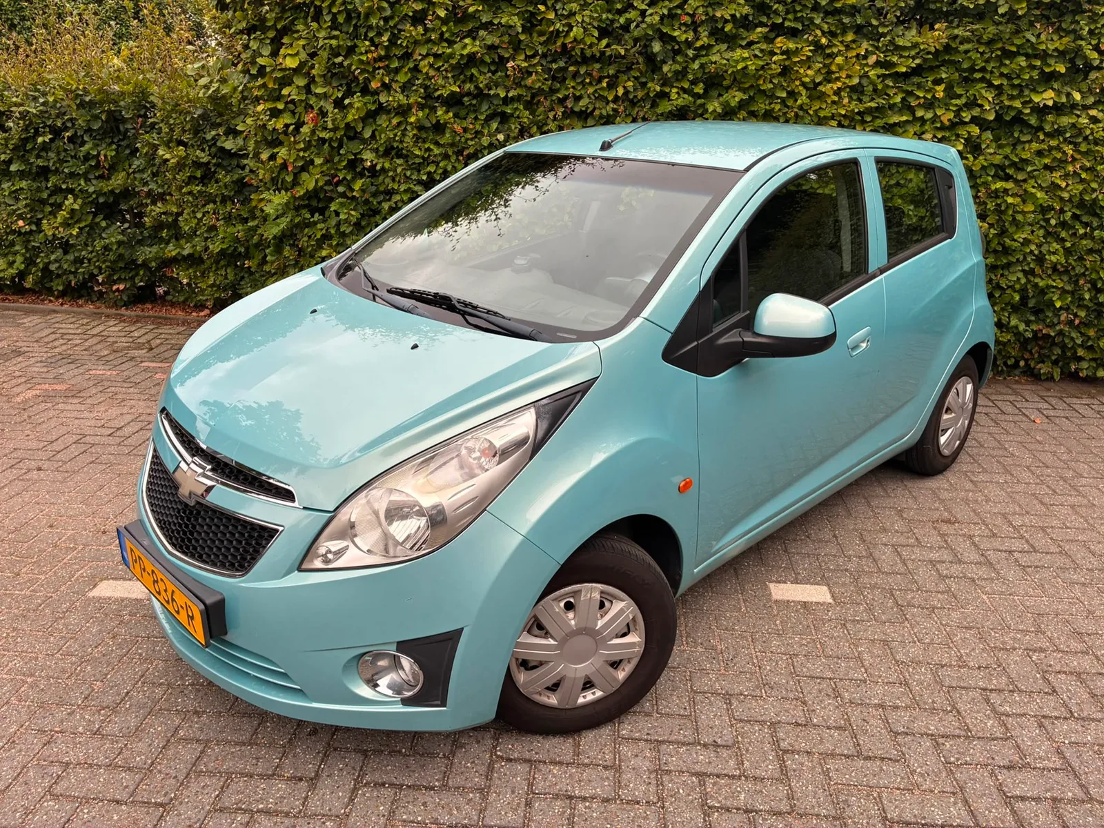 Chevrolet Spark (2010) — foto 1