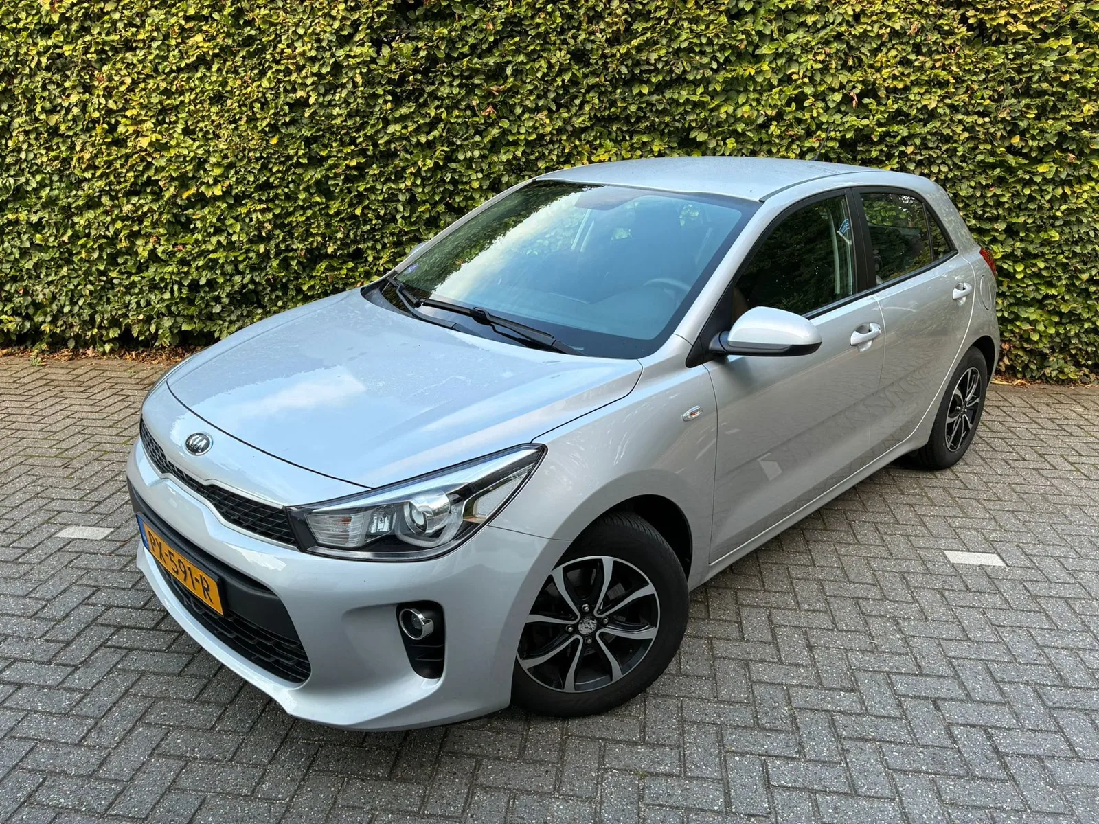 Kia Rio (2017) — foto 1