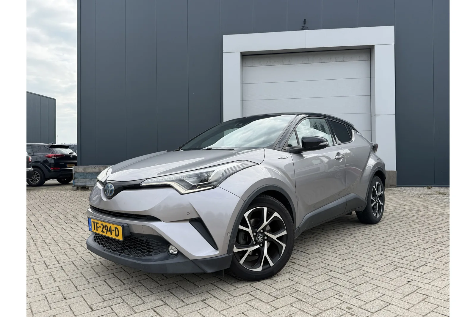 Toyota C-HR (2017) — foto 1