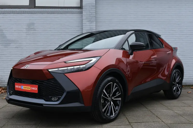 Toyota C-HR (2025)