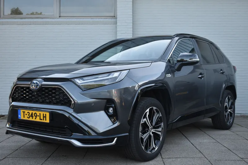 Toyota RAV4 (2023)