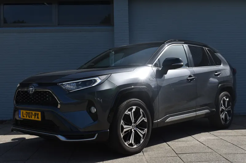 Toyota RAV4 (2021)