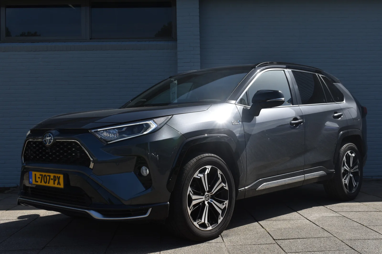 Toyota RAV4 (2021) — foto 1