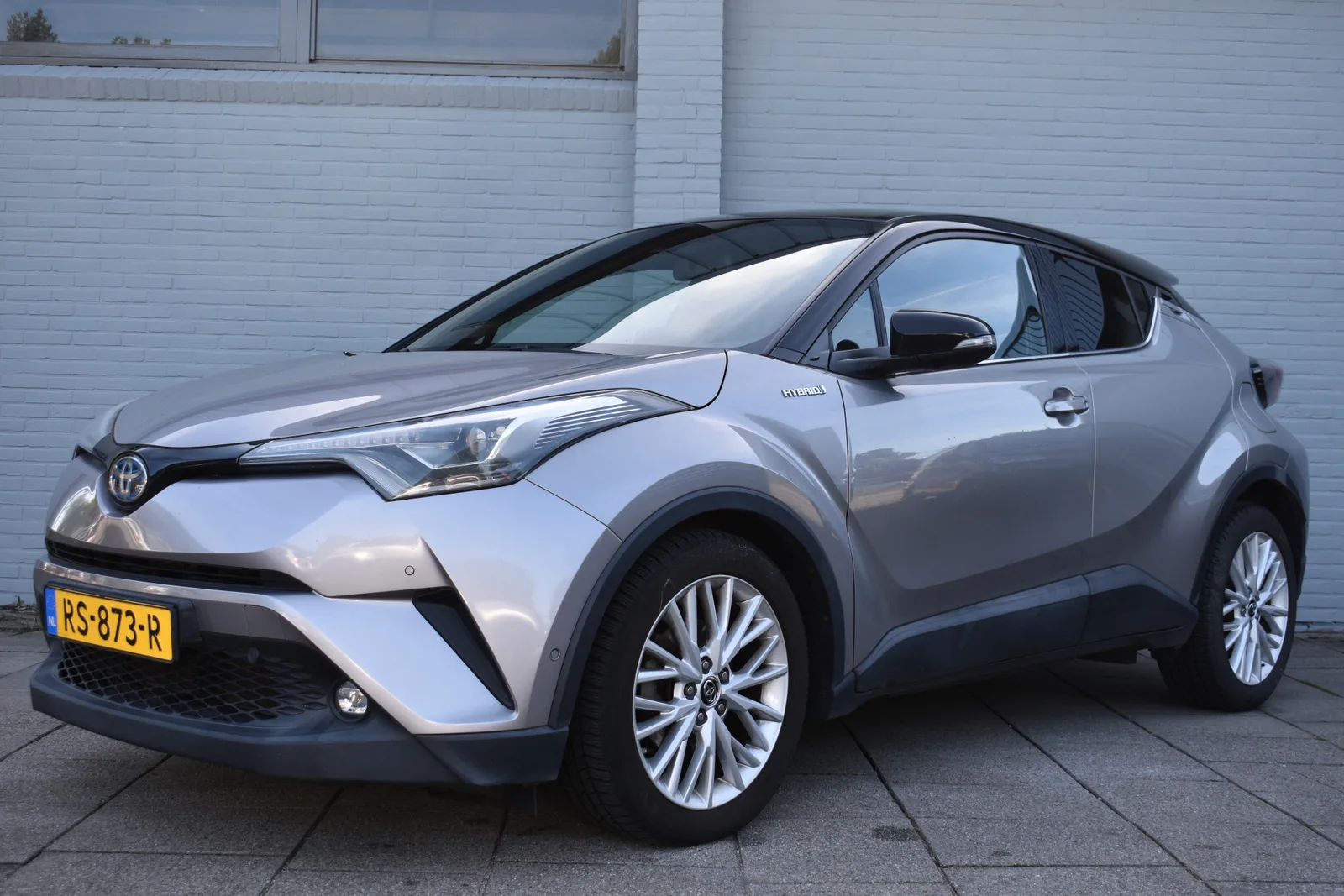 Toyota C-HR (2017) — foto 1