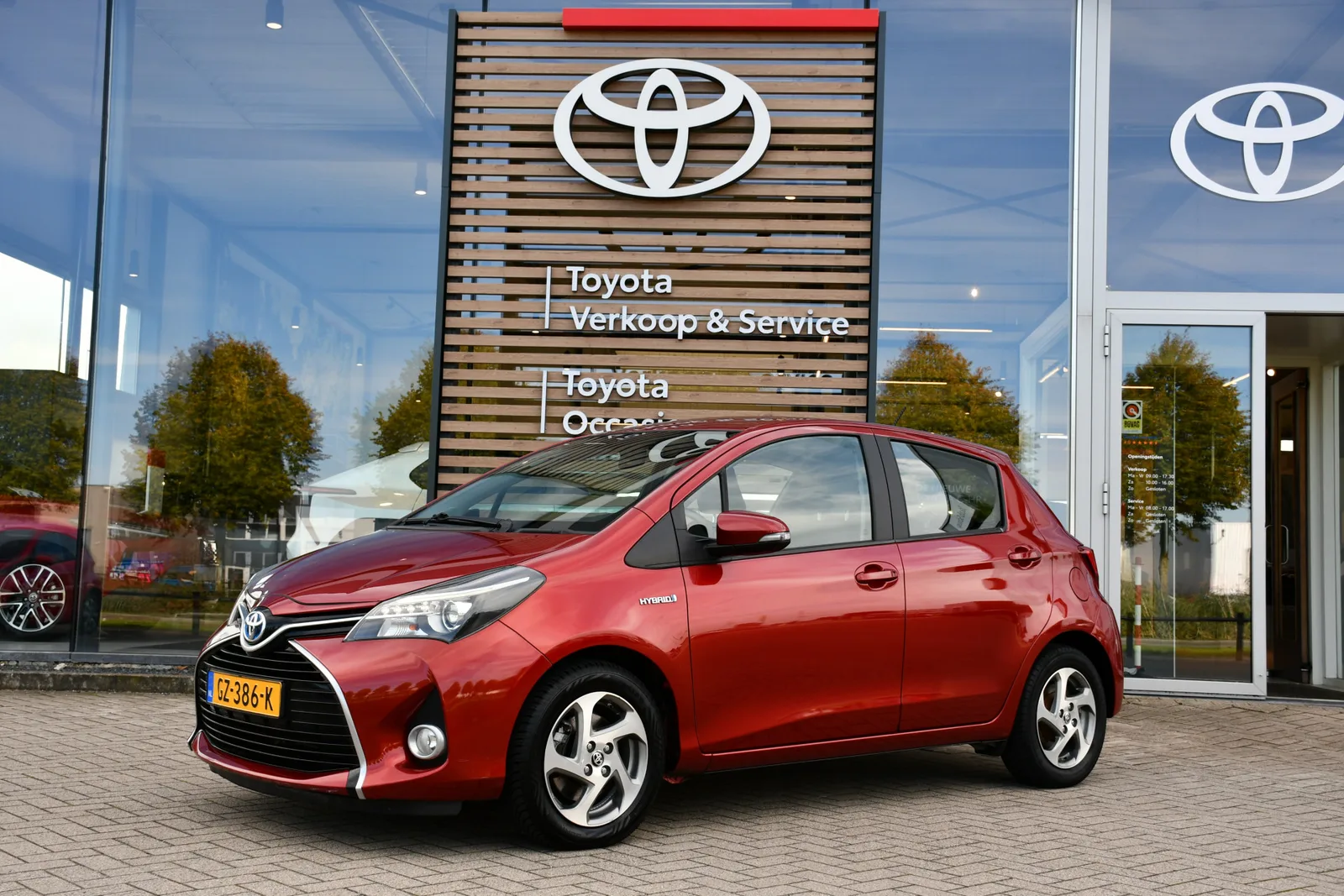 Toyota Yaris (2015) — foto 1