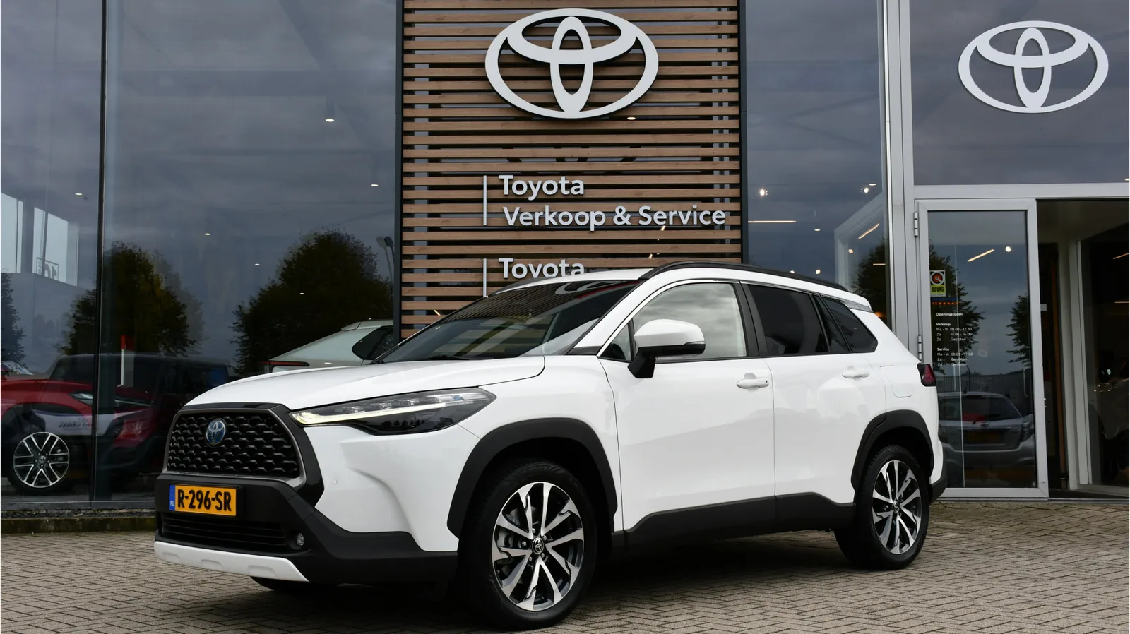 Toyota Corolla Cross (2022) — foto 1