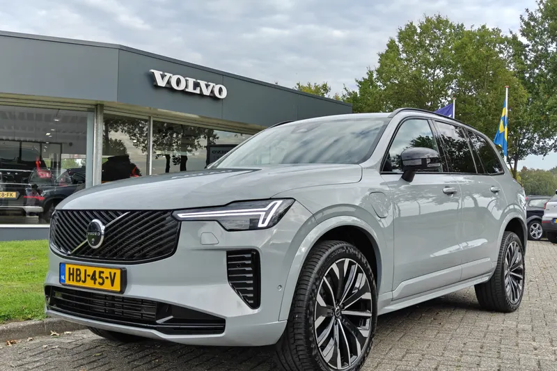 Volvo XC90 (2025)