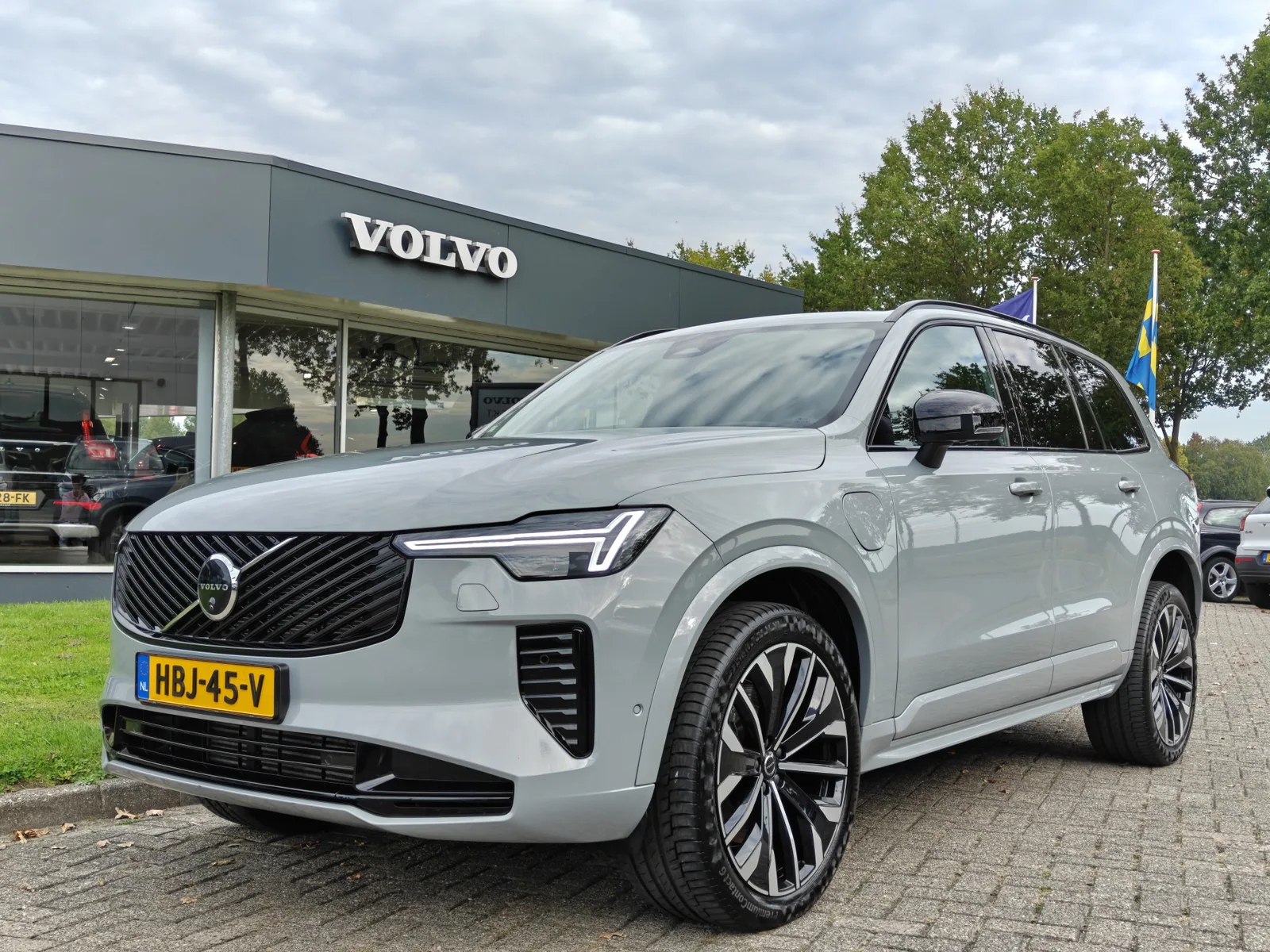 Volvo XC90 (2025) — foto 1