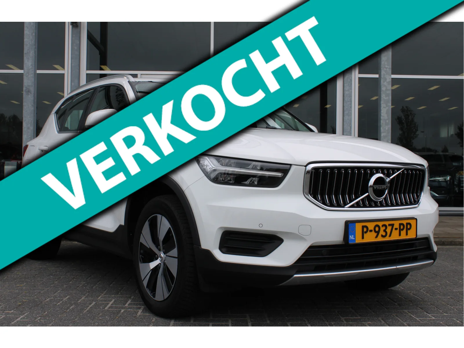 Volvo XC40 (2022) — foto 1