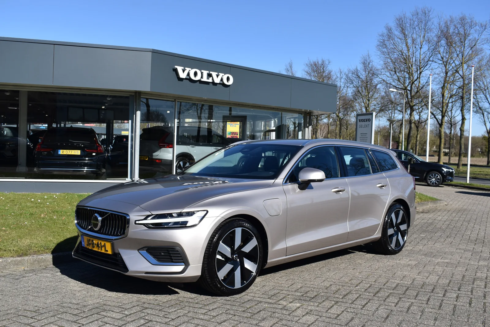 Volvo V60 (2025) — foto 1