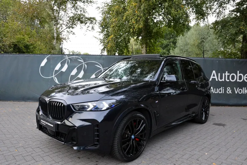 BMW X5 (2023)