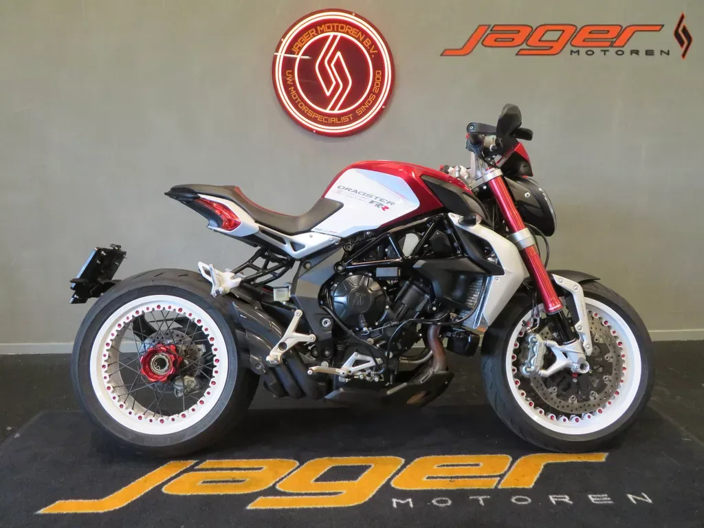 MV Agusta Brutale 800 Dragster RR (2015) — foto 1