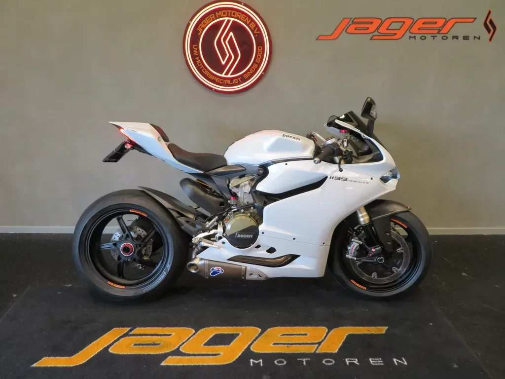Ducati Supersport (2013) — foto 1
