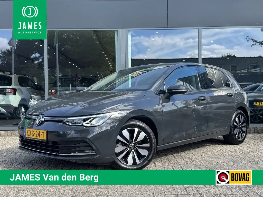Volkswagen Golf (2024) — foto 1
