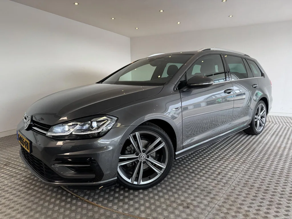 Volkswagen Golf (2019) — foto 1