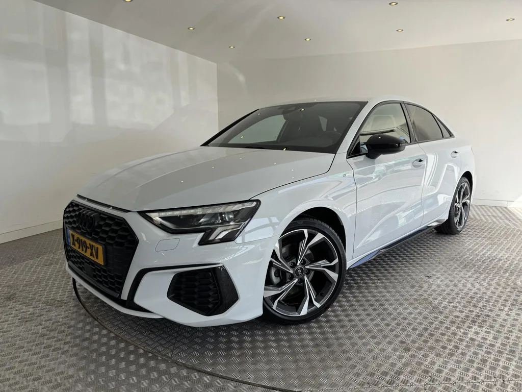 Audi A3 (2023) — foto 1