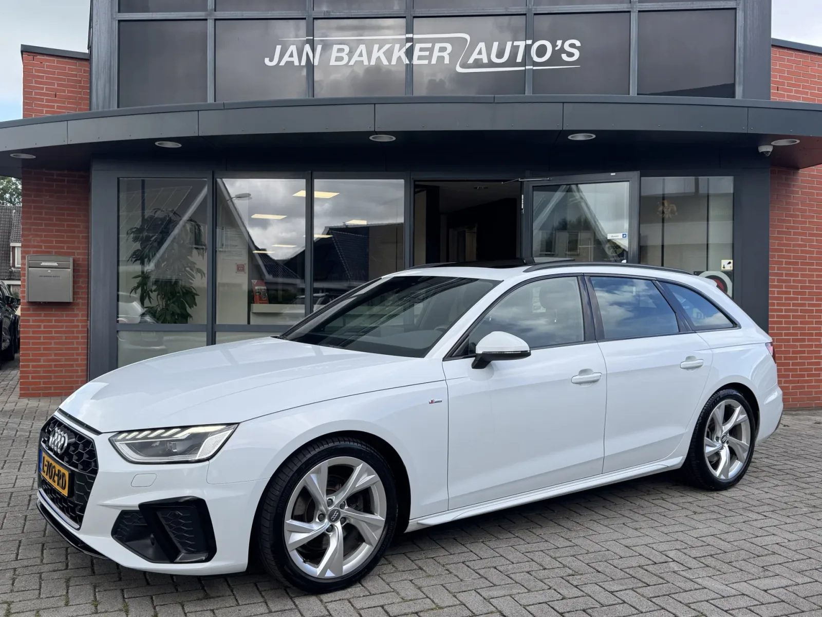 Audi A4 (2020) — foto 1