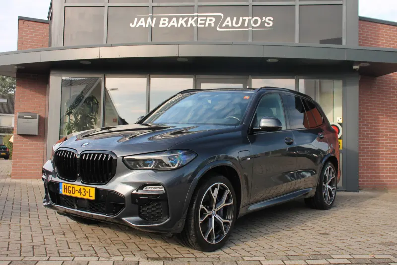 BMW X5 (2021)
