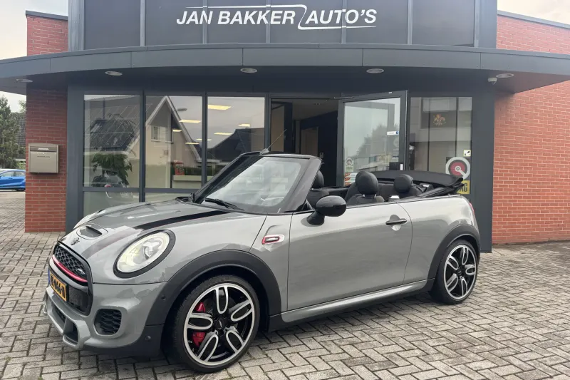 MINI Cabrio (2016)